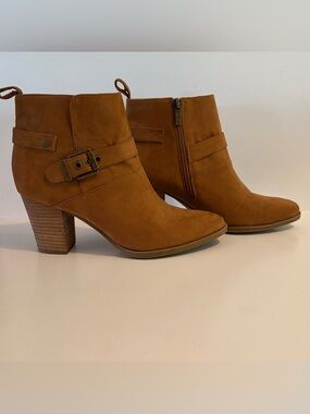 Women’s Franco Sarto Dorinda Ankle Boots with Buckle Accent Size 9
